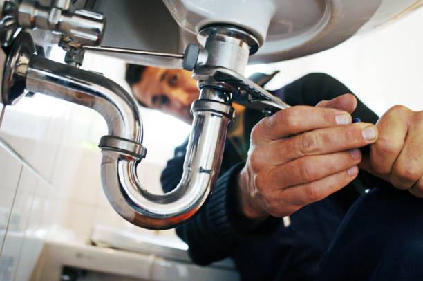 Best Emergency Plumber  in Cosmopolis, WA